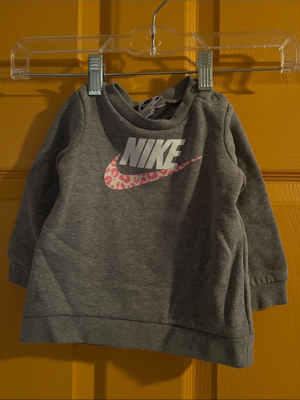 9 MONTHS BABY GIRL NIKE SWEATSHIRT PINK LEOPARD SWOOSH